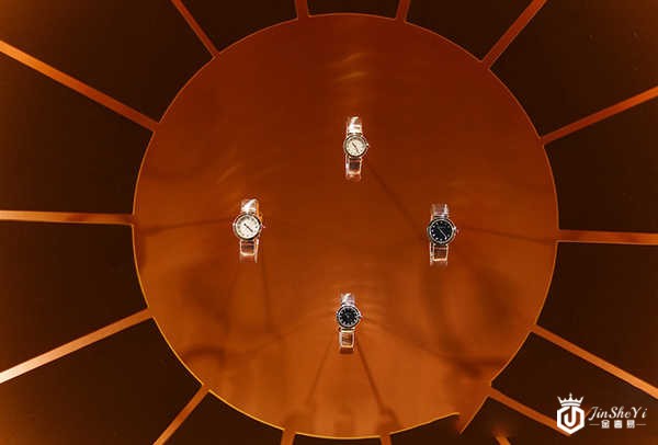 上海电影节期间，积家慈善拍卖晚宴多款好表现身拍卖