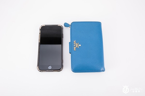 上海普拉达包包回收价格