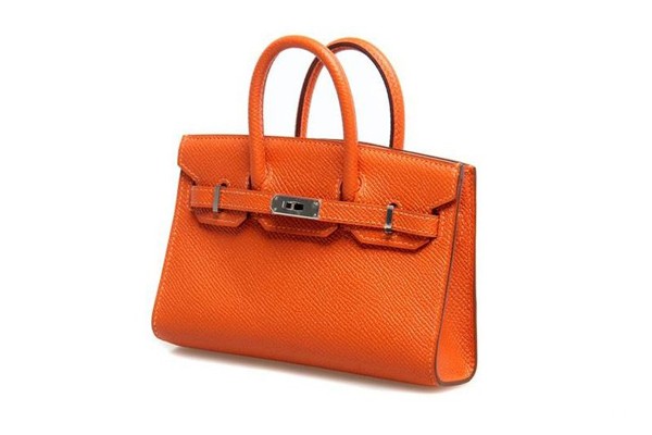 上海哪里可以买到二手奢侈品包包？奢侈品包包好回收吗？金奢易网