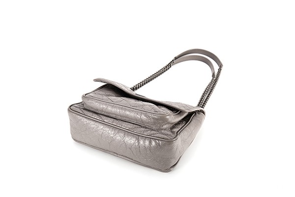 圣罗兰可以去专柜出售包包吗