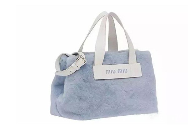 缪缪新款毛绒包怎么样,能不能够在上海金奢易网回收,金奢易网 缪缪新款毛绒包怎么样,能不能够在上海金奢易网回收,金奢易网