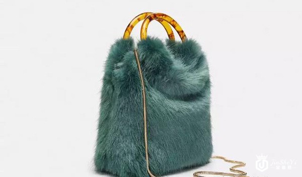 缪缪新款毛绒包怎么样,能不能够在上海金奢易网回收,金奢易网 缪缪新款毛绒包怎么样,能不能够在上海金奢易网回收,金奢易网