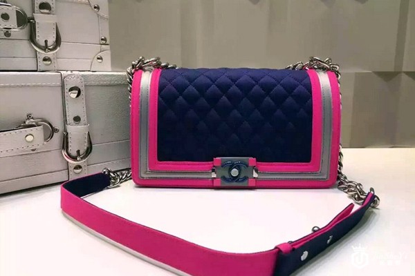 荧光玫红香奈儿包包回收