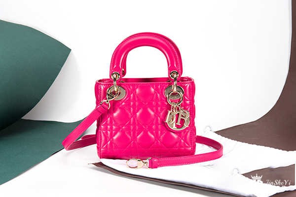 迪奥包包2手能卖多少