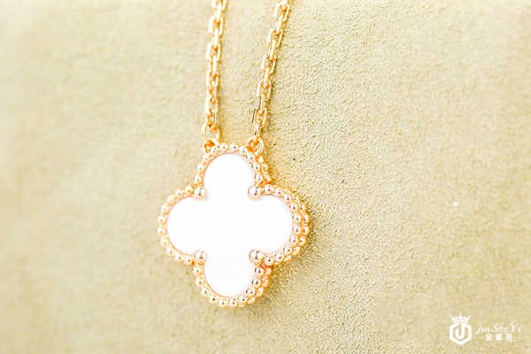 梵克雅宝四叶草项链回收多少钱 梵克雅宝四叶草项链回收多少钱