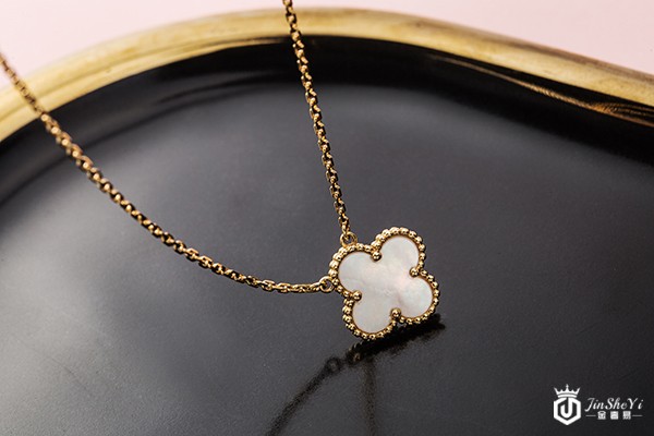 手梵克雅宝项链回收