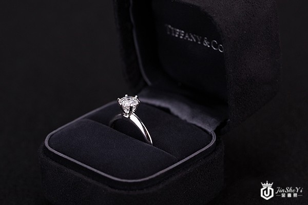 哪里回收一克拉蒂芙尼钻戒 哪里回收一克拉蒂芙尼钻戒