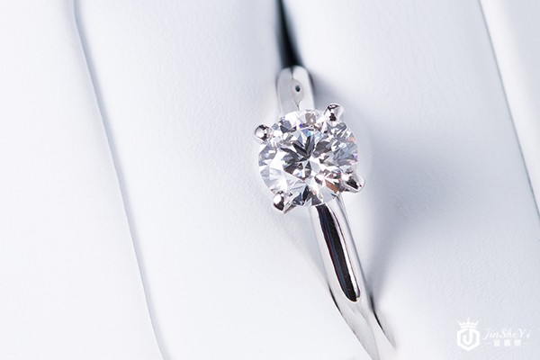 深圳周大福钻戒回收价格一般怎么算？