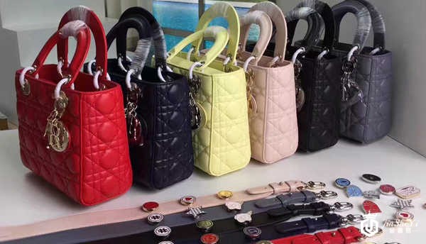 经典款式的迪奥包包回收