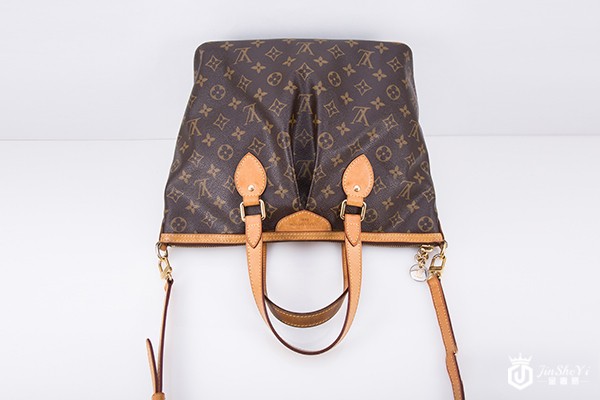 9.9成新lv包包回收几折