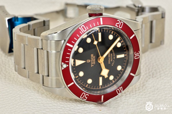 帝舵小红花手表回收