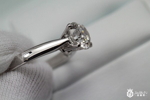 深圳卡地亚钻戒怎么回收？看看钻戒怎么算价格