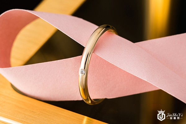 深圳卡地亚18k钻戒回收价格一般是多少钱？