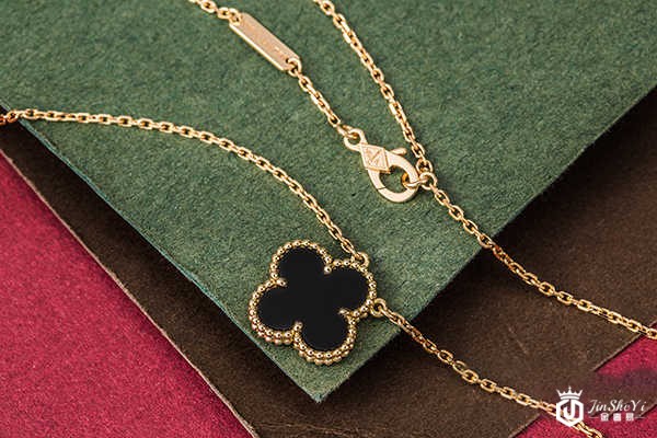 深圳哪里回收梵克雅宝缟玛瑙四叶草项链？