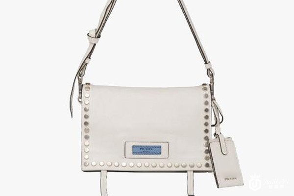 深圳普拉达女包回收价格是多少钱？