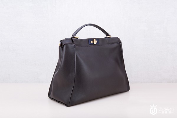 芬迪peekaboo包包的回收行情如何？深圳哪里可以回收？