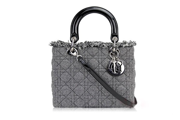 迪奥包包回收能卖多少钱？武汉迪奥包包回收哪里好？