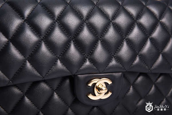 深圳有回收二手香奈儿黑金中号的地方吗？