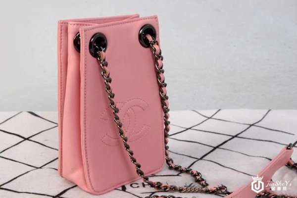 粉色双C标志款香奈儿手机包 粉色双C标志款香奈儿手机包