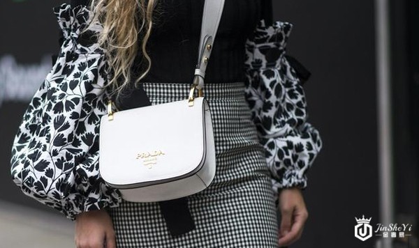 普拉达马鞍包回收价格