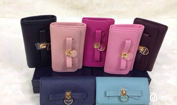 普拉达钥匙包