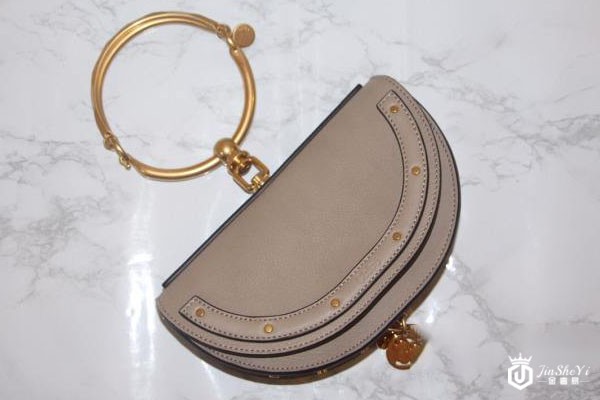 唐嫣比较喜欢的chloe nile手环包回收价格怎么样?上海哪里回收划算？