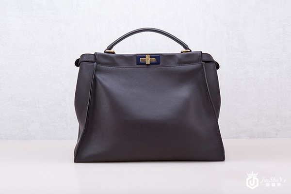 最新款Fendi Peekaboo回收价格高吗？上海还有回收Fendi Peekaboo的地方吗