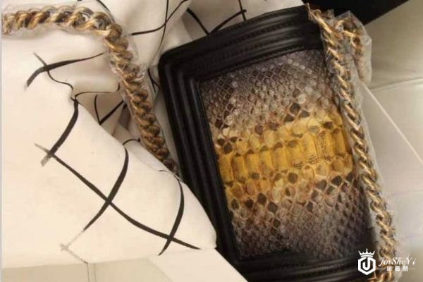 香奈儿蟒蛇包回收