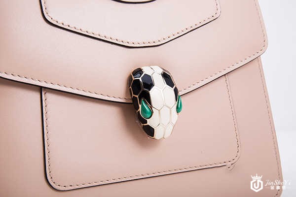 宝格丽二手蛇头包包回收价高吗?上海虹口哪里可以回收? 宝格丽二手蛇头包包回收价高吗?上海虹口哪里可以回收?