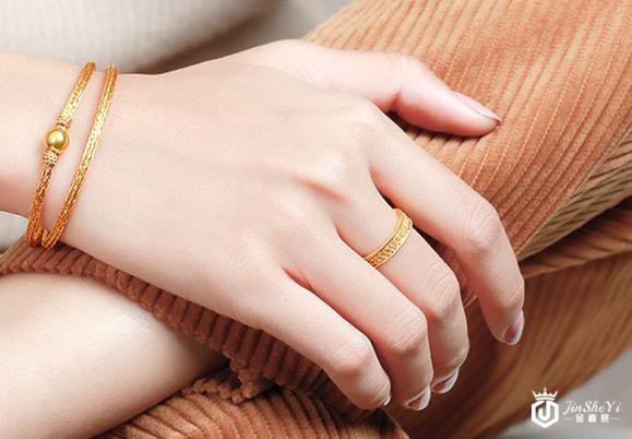 黄金首饰回收几折